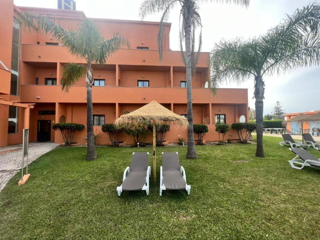 Hotel Praia Sol Quarteira Exteriör bild